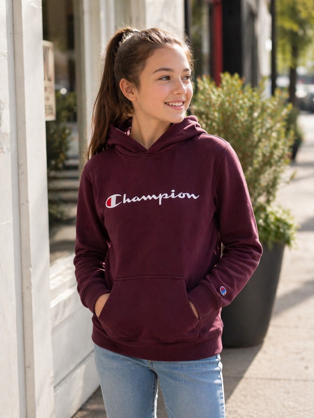 Champion Hoodie Girls M Burgundy Script Logo Fleece Pullover Sweatshirt Hooded